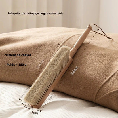 balayette a main bois clair nettoyage lit maison