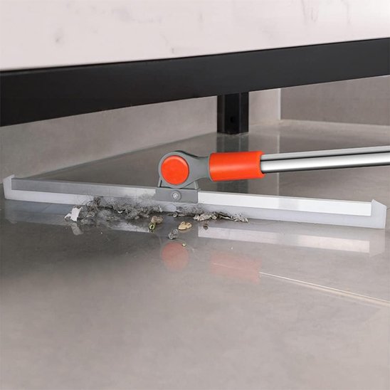 raclette vitre avec reservoir eau sol carrele